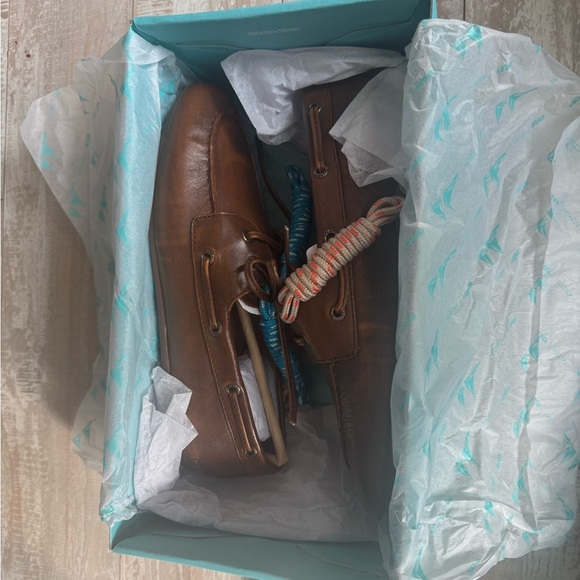 Sperry x Aritzia boat shoes - Picture 5 of 7